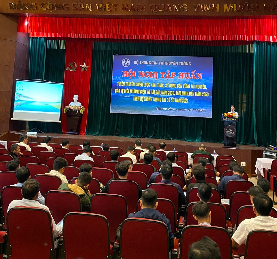 Tập huấn tuyên truyền chiến lược khai thác, sử dụng bền vững tài nguyên, bảo vệ môi trường biển và hải đảo